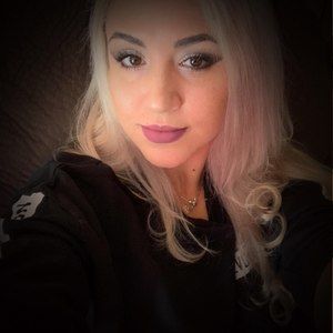 Meet your Posher, Carolina